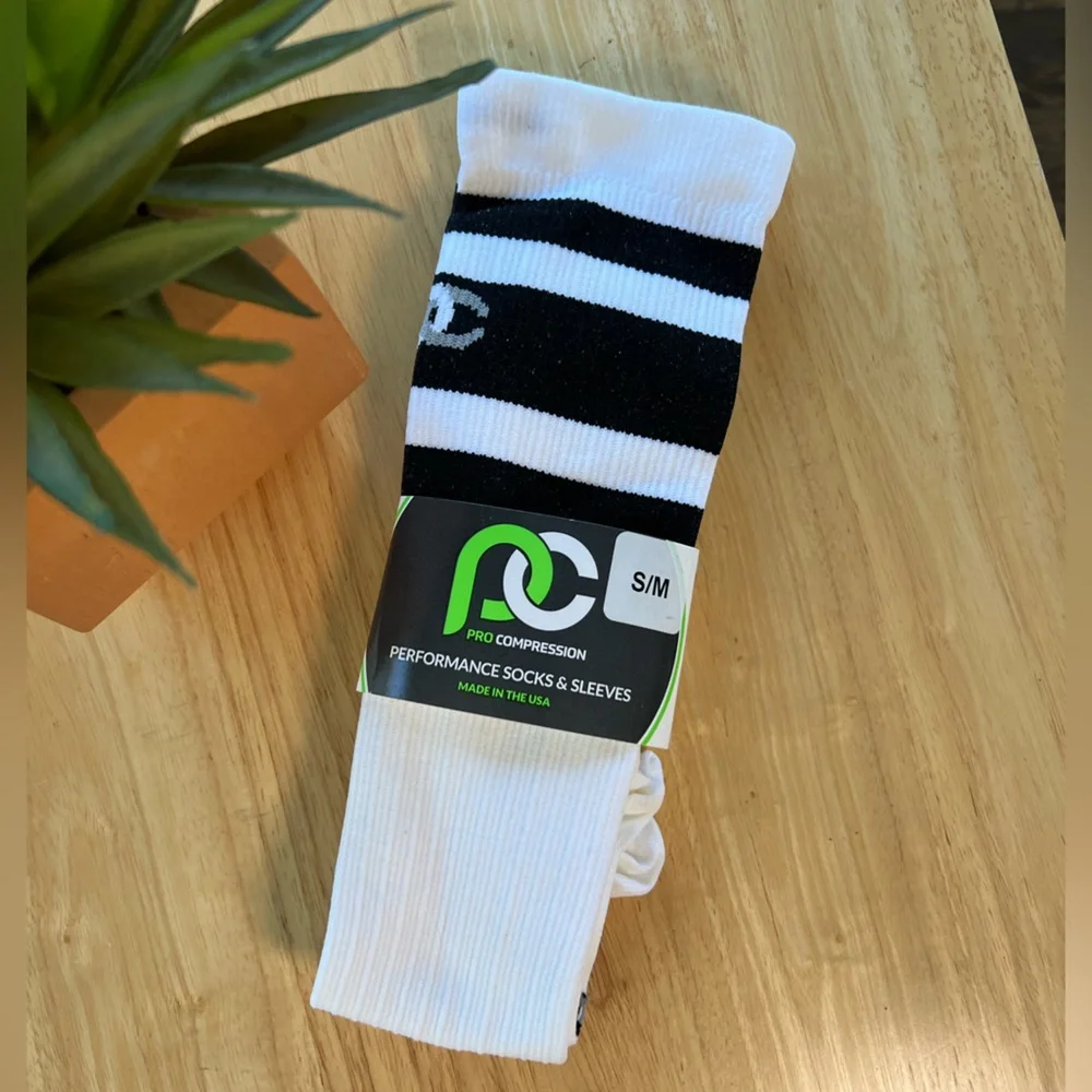 NWT- Procompression Socks- Size S/M - Picture 2 of 2